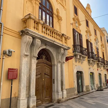 Palazzo Ferro Boutique Apartment Trapani Exterior foto