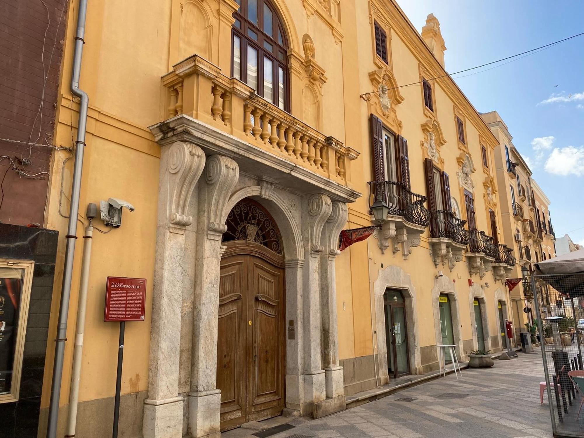 Palazzo Ferro Boutique * Trapani